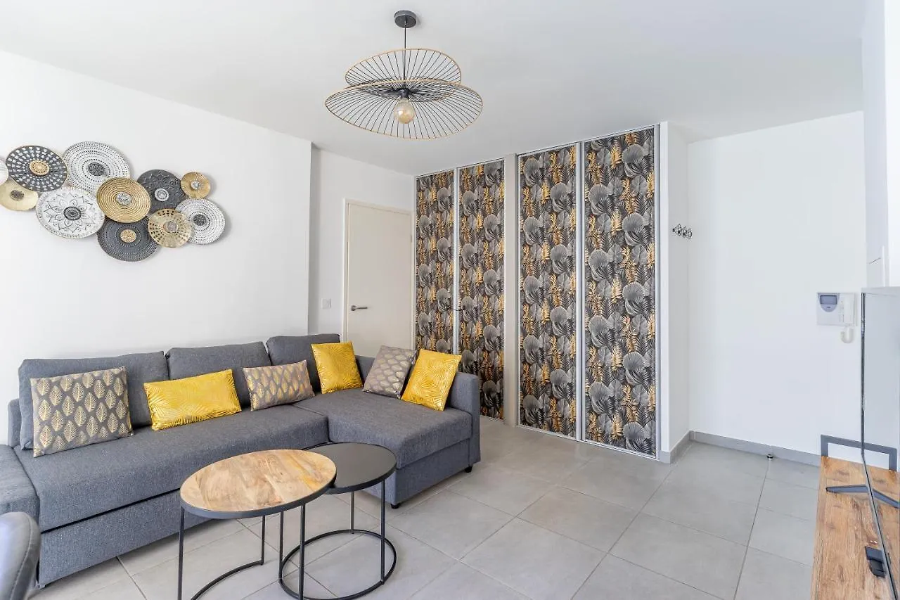 Panier, Major, Appartement De 47 M2, Parking Et Terrasse Marseille 0*,  France